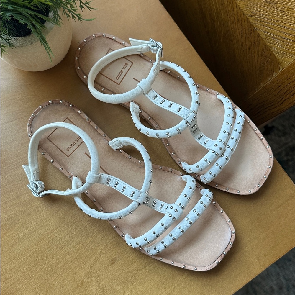 DOLCE VITA white strappy sandals with silver studs (size 7) ✨ - Picture 4 of 5